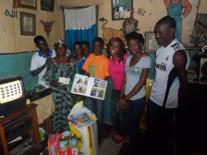 Yemi joined Ufuoma to encourage the #FLAKids with gifts for them and their families.